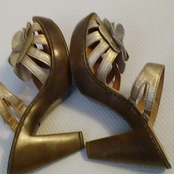 Born Women's Gold Heeled Sandals 7 - Picture 4 of 8